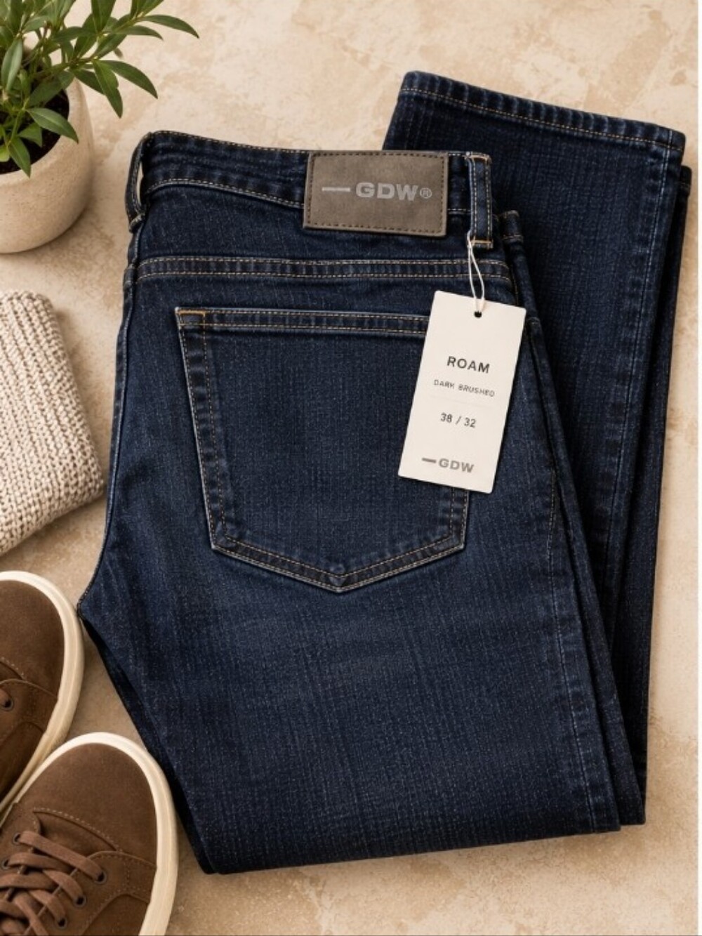 GDW Roam Men’s Relaxed Straight Jeans 38x32 Dark Wash Blue Denim NWT